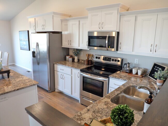 1704 Tobi Ln unit 37505731, Grand Forks, ND 58201 - photo 7