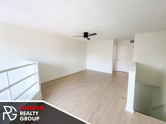 1014 W Grace St unit 944-F201, Chicago, IL 60613 - photo 5