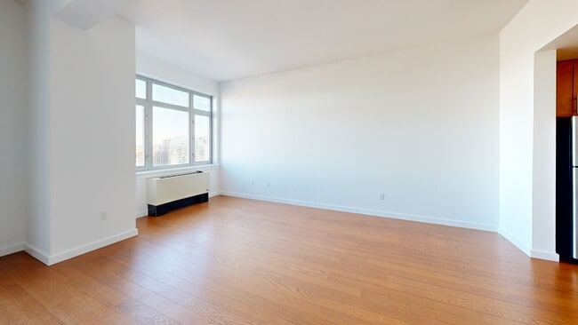 4028 College Point Blvd unit PH102, Flushing, NY 11354 - photo 2