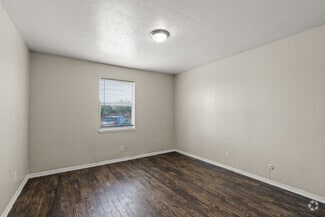 3425 S Polk St, Dallas, TX 75224