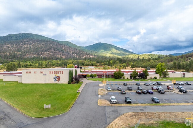 North Valley High School serves over 400 students from 9th - 12th grade.