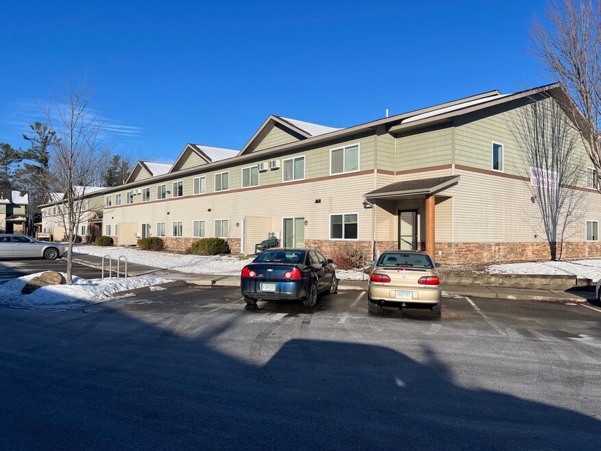 1215 Golf Course Rd unit 2, Grand Rapids, MN 55744 - photo 1