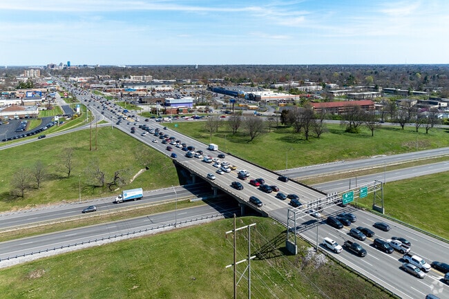 Residents of Lansdowne have the benefit of major roadways, Nicholasville Rd and New Circle Rd.