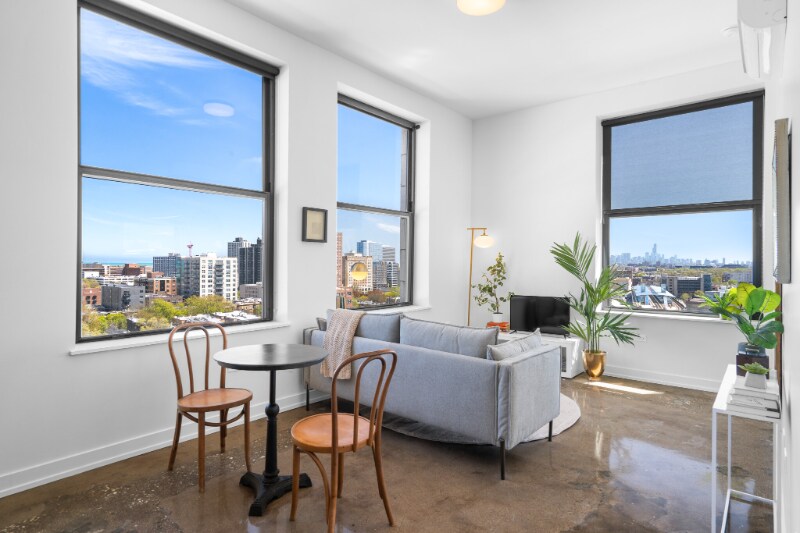 1130 W Lawrence Ave unit 710, Chicago, IL 60640 - photo 1