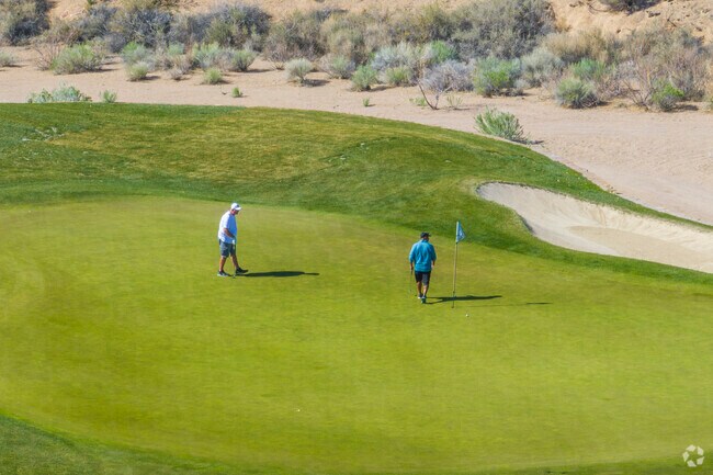 Enjoy a day on the greens at Arroyo del Oso Golf Course, just minutes away from Cherry Hills.