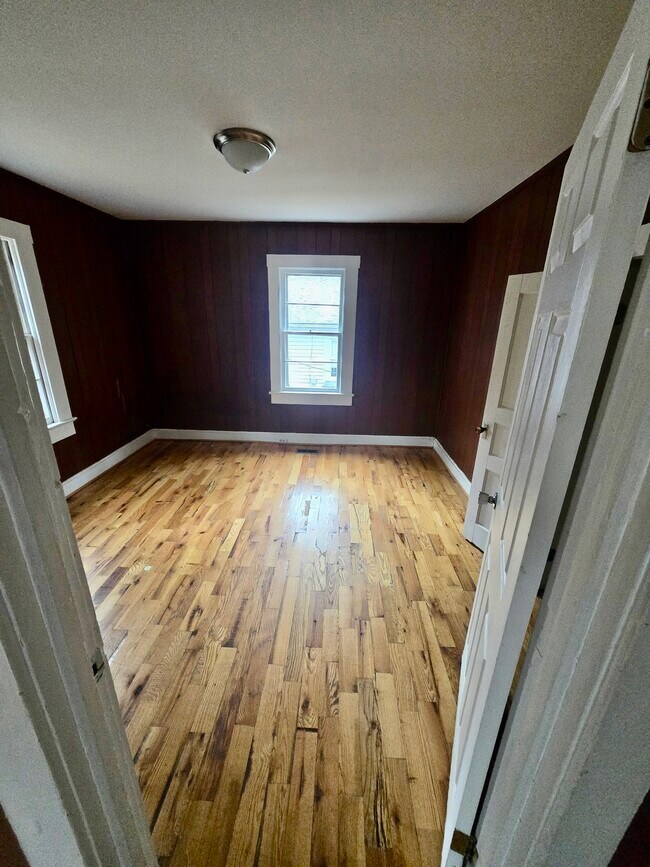 606 M St, North Wilkesboro, NC 28659 - photo 6