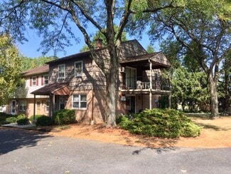 1000-1072 Grofftown Rd, Lancaster, PA 17602