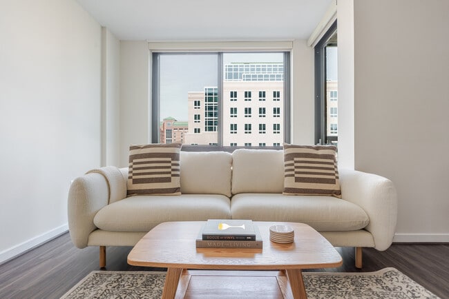 3444 Fairfax Dr unit FL8-ID1215, Arlington, VA 22201 - photo 2