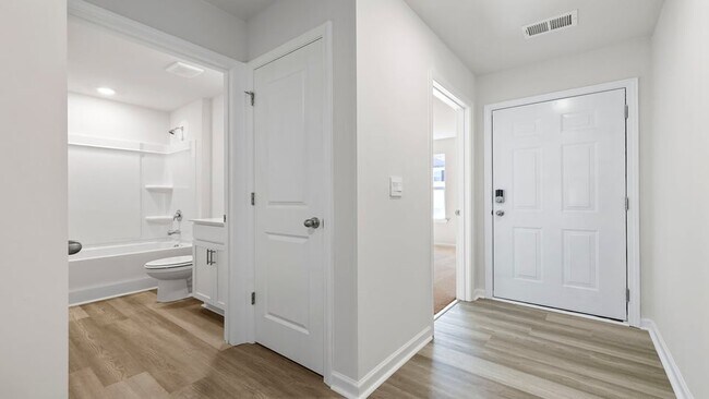 132 Bobbin Rd, Greenville, SC 29611 - photo 5