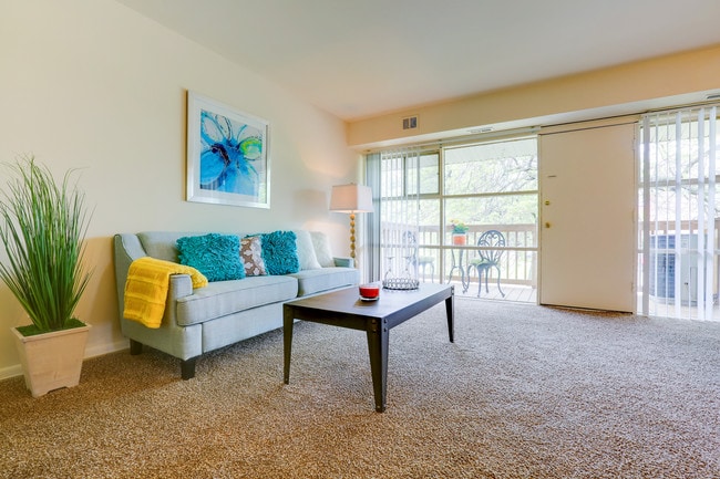 Hillen & Belvedere, Baltimore, MD 21239 - photo 2