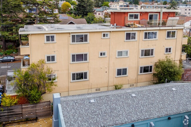 Berkeley Rose Waldorf School is located in Alameda County.