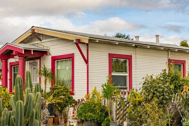 Most homes in the neighborhood are ranch styles and bungalows.