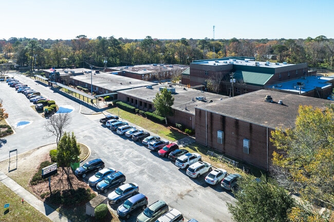 Hanahan Middle School in Hanahan is a quick commute.