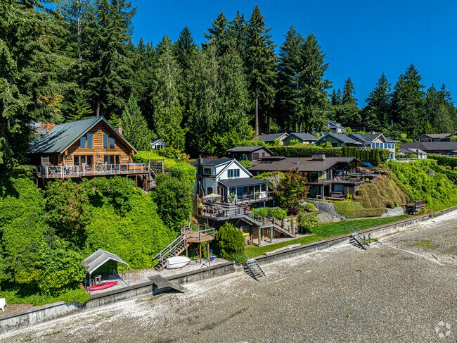Million dollar beachfront property's in West Olympia.