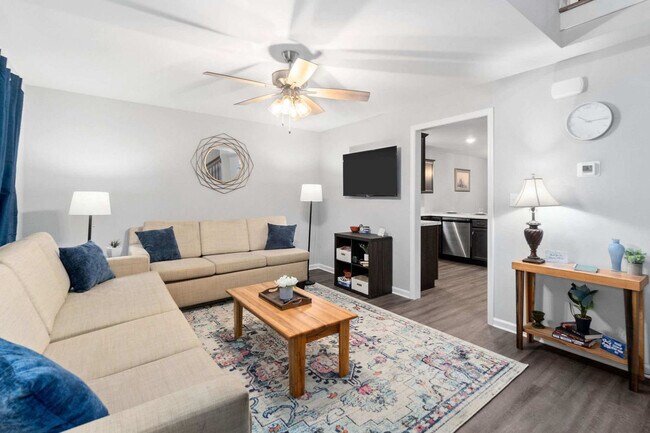 863 Central Ave unit ID1367385P, Clarksville, TN 37040 - photo 2