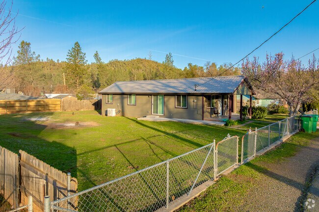 Smaller ranch-style homes from the 1930s and '90s can be found near Shasta Dam Boulevard.