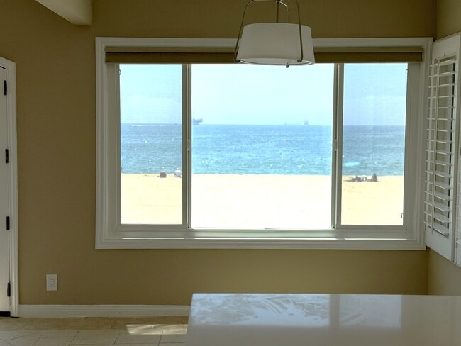 1319 E Seal Way unit B, Seal Beach, CA 90740 - photo 3