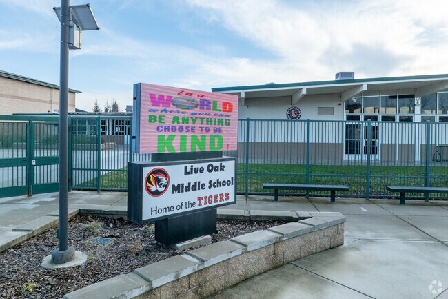 Live Oak Middle School is home of the Tigers.