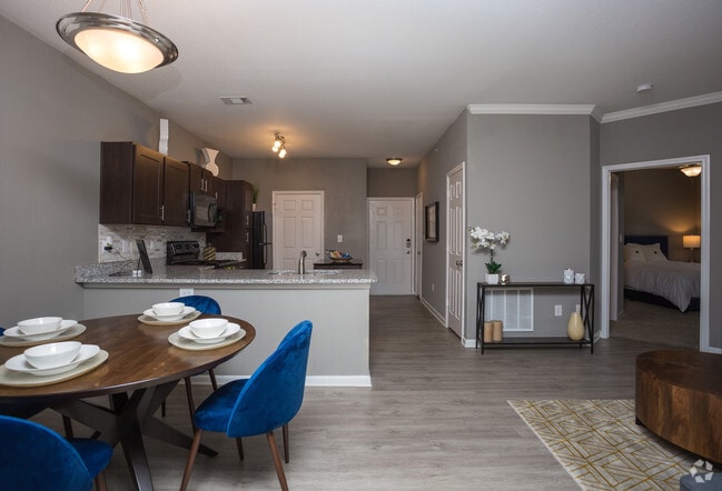 2BR, 2BA - 1,071 SF