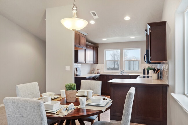 139 Bitters Lp, Grandview, WA 98930 - photo 5