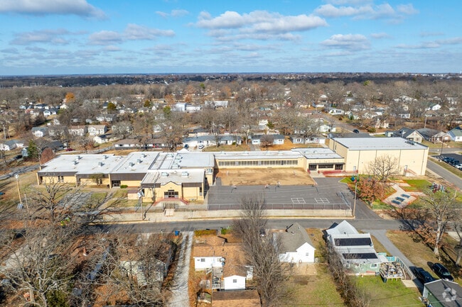 Royal Heights Elementary is located in the North area of Joplin.