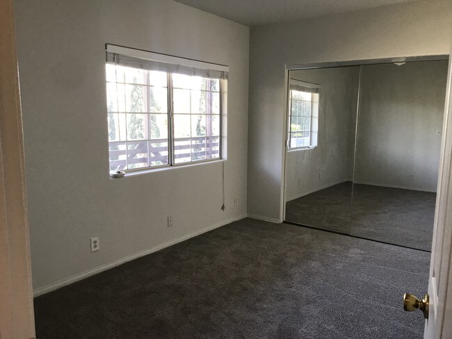 910 Robinson St unit 910, Los Angeles, CA 90026 - photo 6