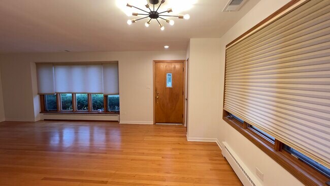 2187 Scott Rd unit scott, Northbrook, IL 60062 - photo 6