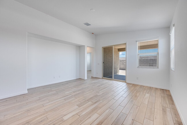 18153 W Hiddenview Dr, Goodyear, AZ 85338 - photo 3