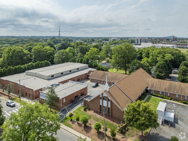Ridgeview Charter School serves students in the Gastonia area.