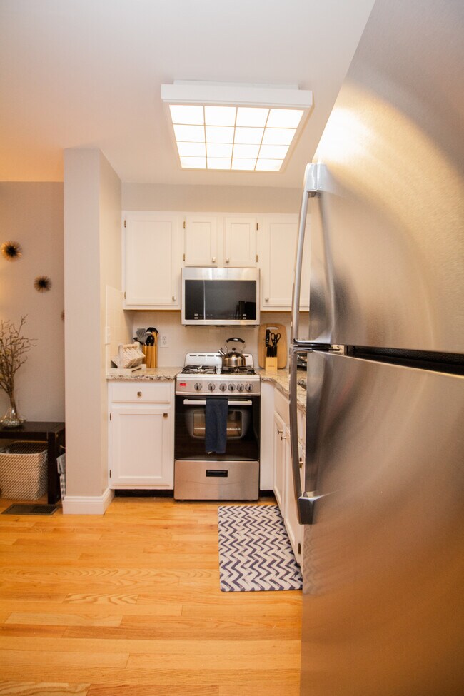 23 Jay St unit B, Cambridge, MA 02139 - photo 2