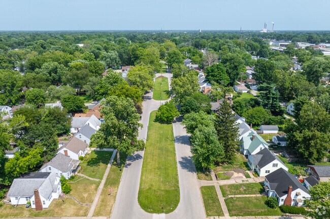 The streets of Harvard Park are wide and easy to navigate.