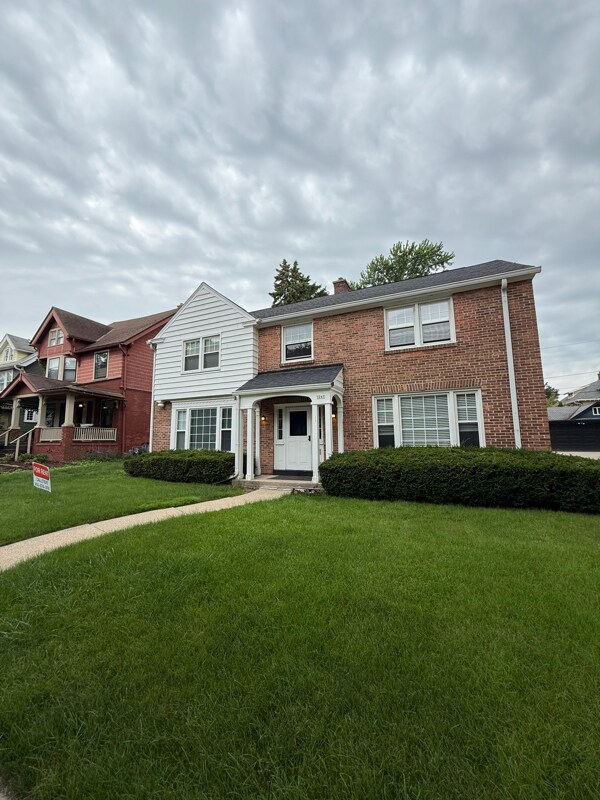 3245 N Shepard Ave Unit 4, Milwaukee, WI 53211