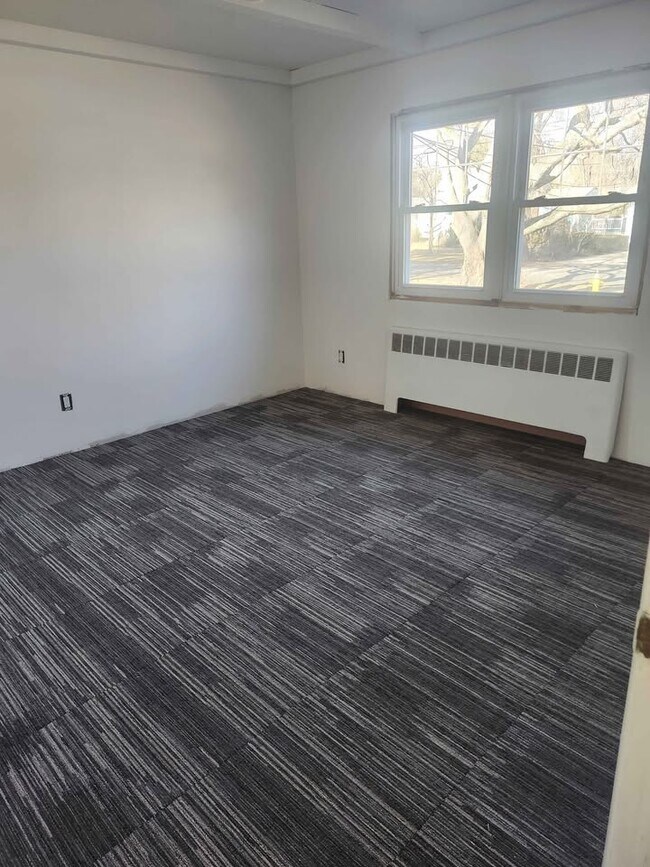 24 Pine St unit 1, Lake Grove, NY 11755 - photo 7