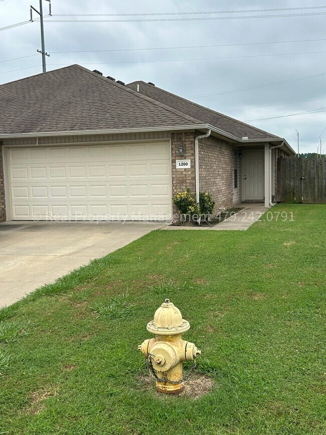 1200 Fianna Pl Ct, Fort Smith, AR 72908