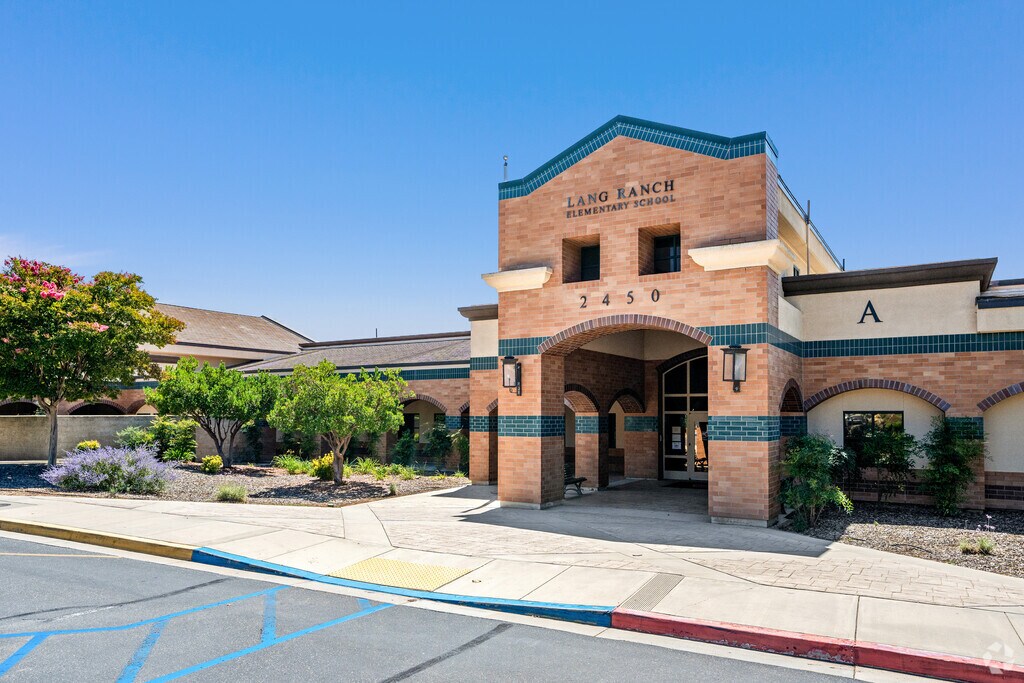 Lang Ranch, Rankings & Reviews