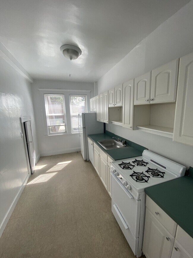 19 Melvin Ave unit 4, Boston, MA 02135 - photo 4