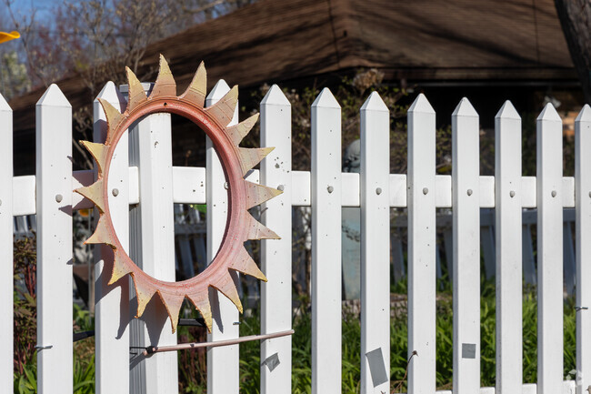 Meticulously maintained landscaping can be found throughout Sterling Oaks.