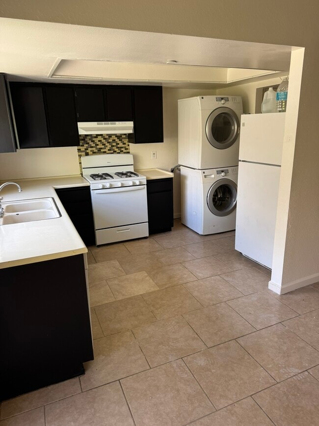 44406 15th St E Unit 7, Lancaster, CA 93535