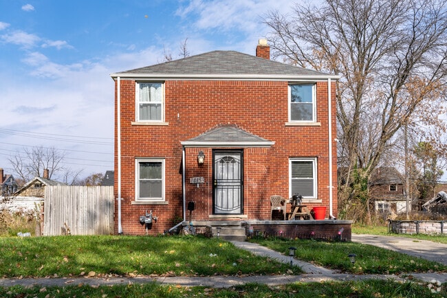 Colonial homes located in Franklin provide young families with plenty of room.