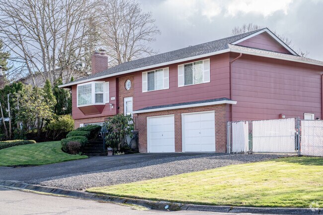 Wide lawns and colorful homes line the streets of Sweetbriar.