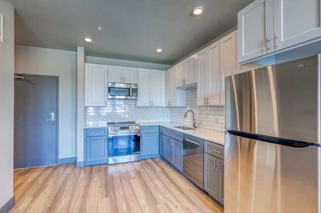 Los Altos, Aurora, CO 80011 - photo 4