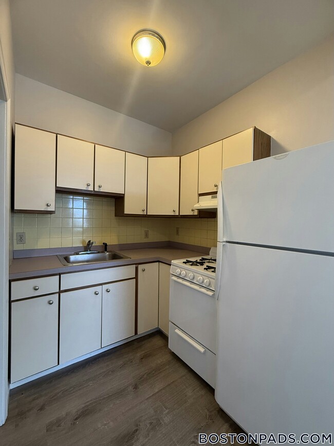 543 Middle St Unit 3, Fall River, MA 02724