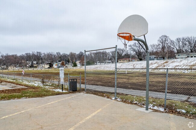 Westside High School West Campus has a basketball court.