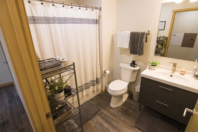 9522 E 16 Frontage Rd unit 208, Onalaska, WI 54650 - photo 6