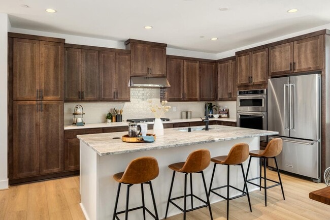 10824 120th Ln unit B, Kirkland, WA 98033 - photo 2