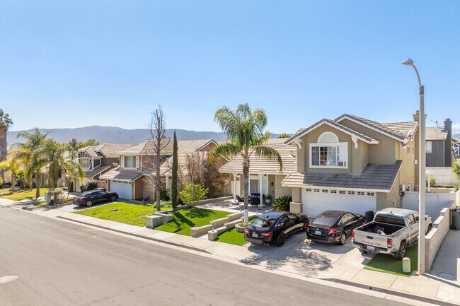 Home prices throughout Riverview generally range from around $400,000 to $600,000.