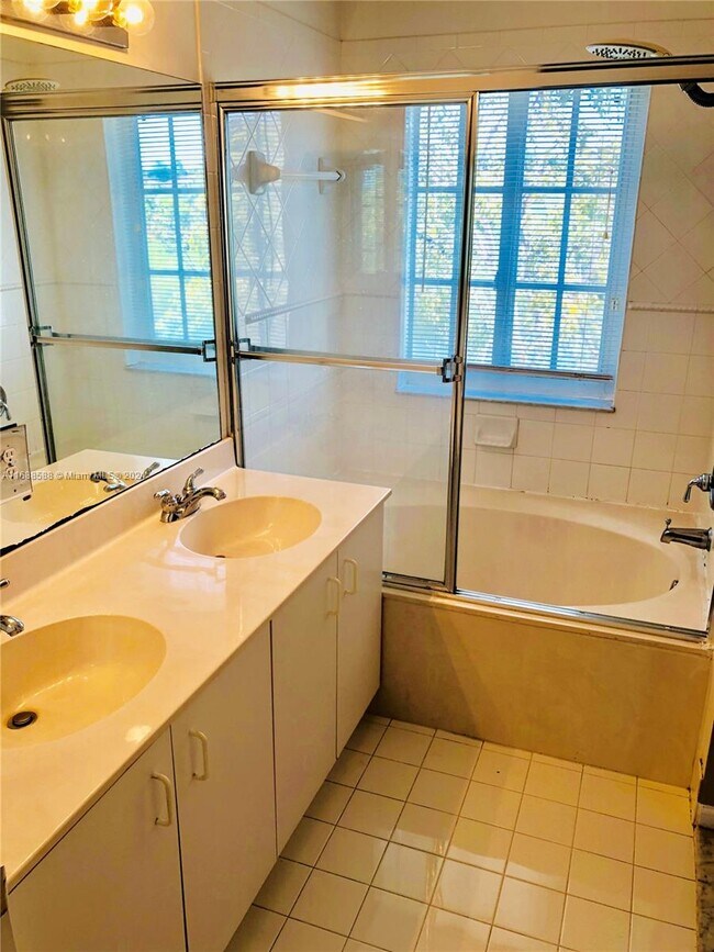 1713 NW 78th Way, Hollywood, FL 33024 - photo 6