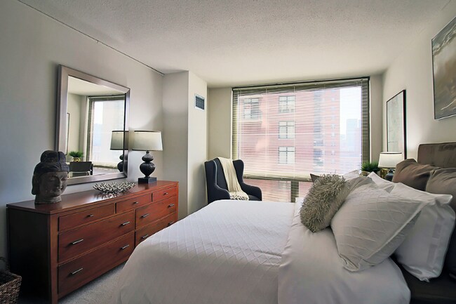 1120 N Dearborn St, Chicago, IL 60610 - photo 4