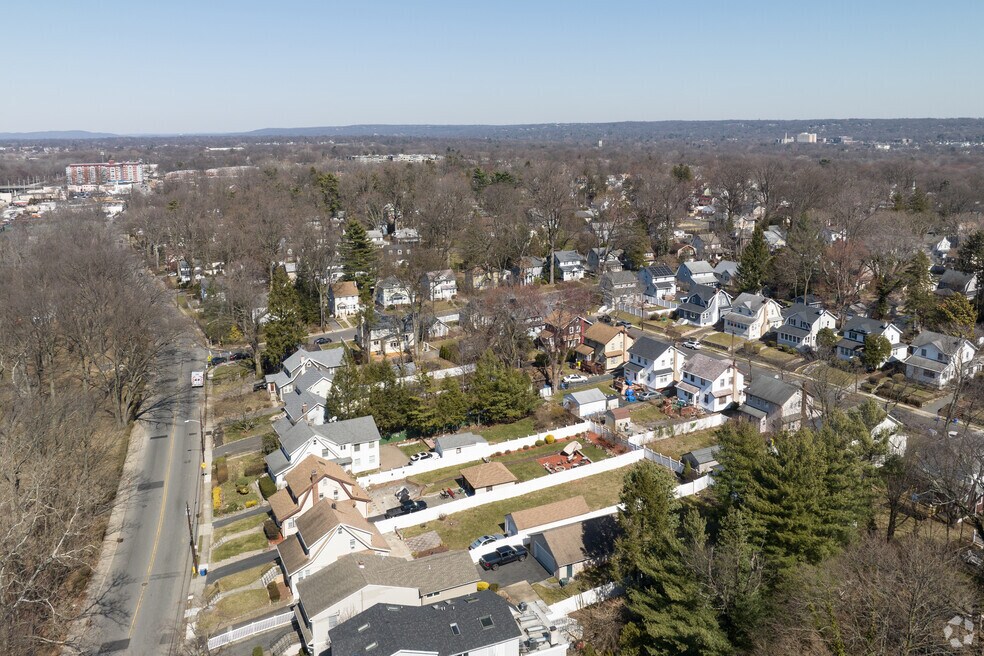 FINAL_Neighborhood_Teaneck_V1_013124