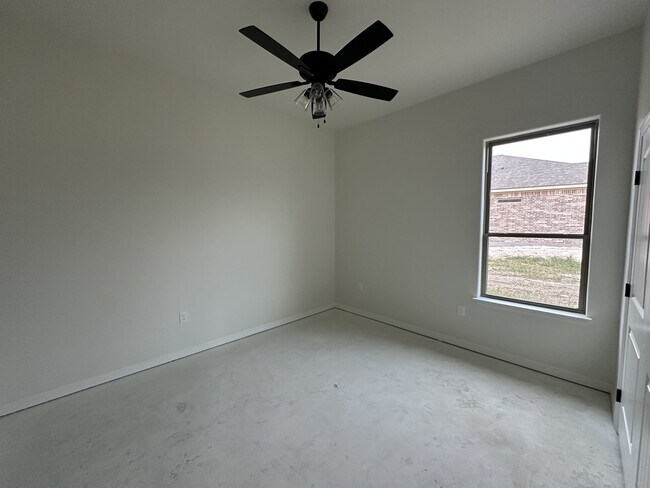 126 Lasso Loop, Lorena, TX 76655 - photo 6